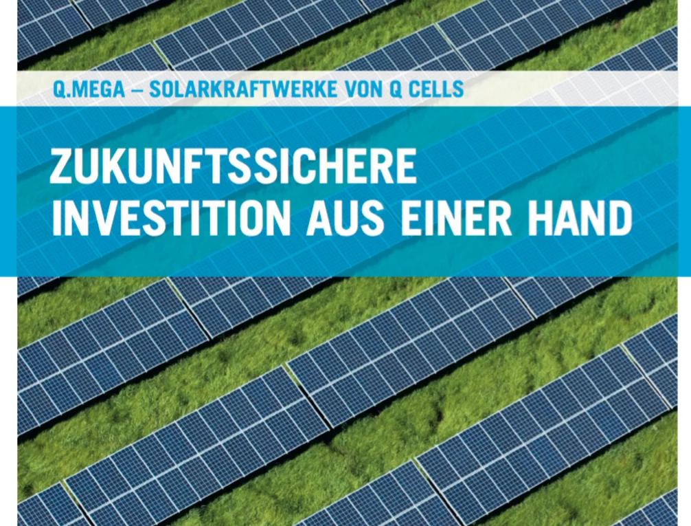Broschürentitel „Q.MEGA – Zukunftssichere Investition aus einer Hand“ mit Luftbild eines Solarparks